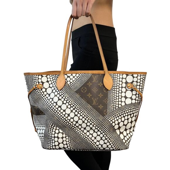 LOUIS VUITTON Vintage Monogram Neverfull MM Yayoi Kusama Tote Bag Dots [106029] - Picture 4 of 13